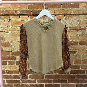 Hayden Girl Paisley Sleeve Top